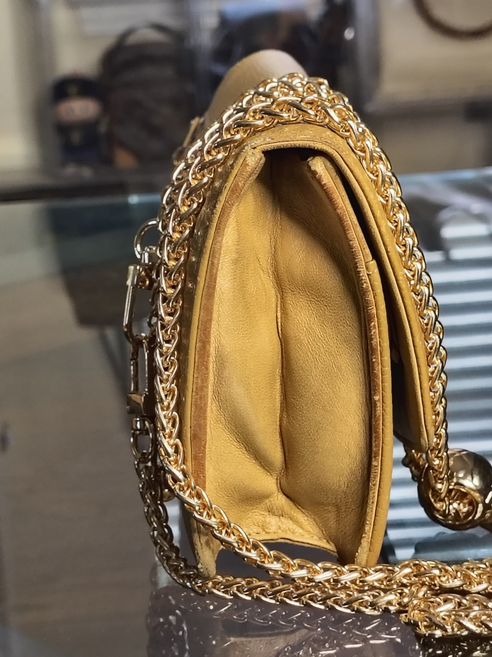 🔹Authentic Vintage Timeless Chanel Rare Mustard Caviar CC Clutch Made In France - Picture 2 of 9